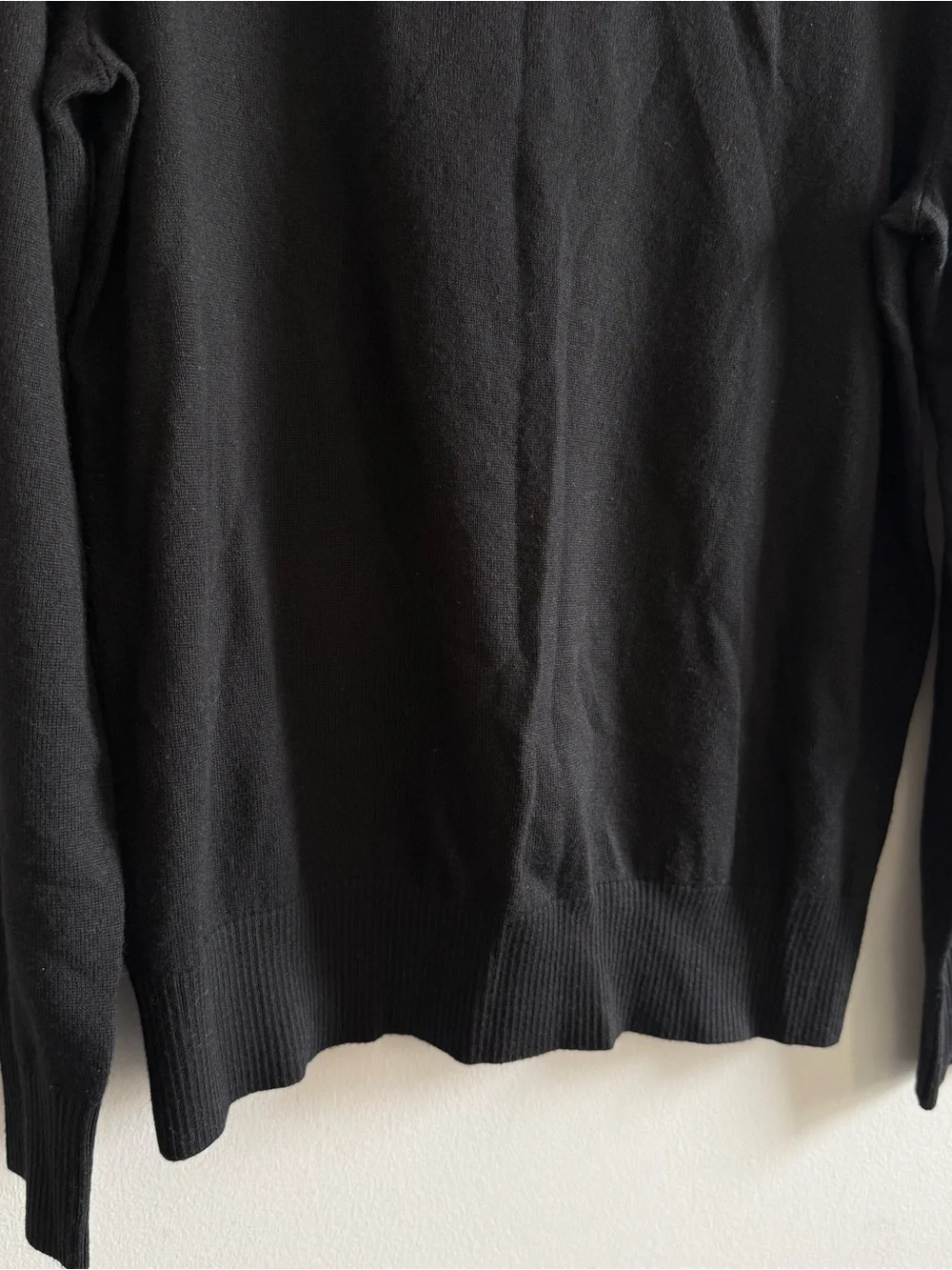 Banana Republic Men's Extra Fine Merino Wool Black Crewneck Knit Sweater Medium